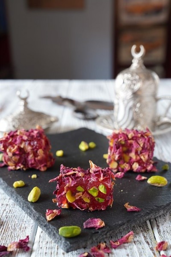 Gül Yapraklı Lokum (antep Fıstıklı)