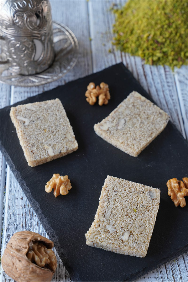 Cevizli Kandil Helvası