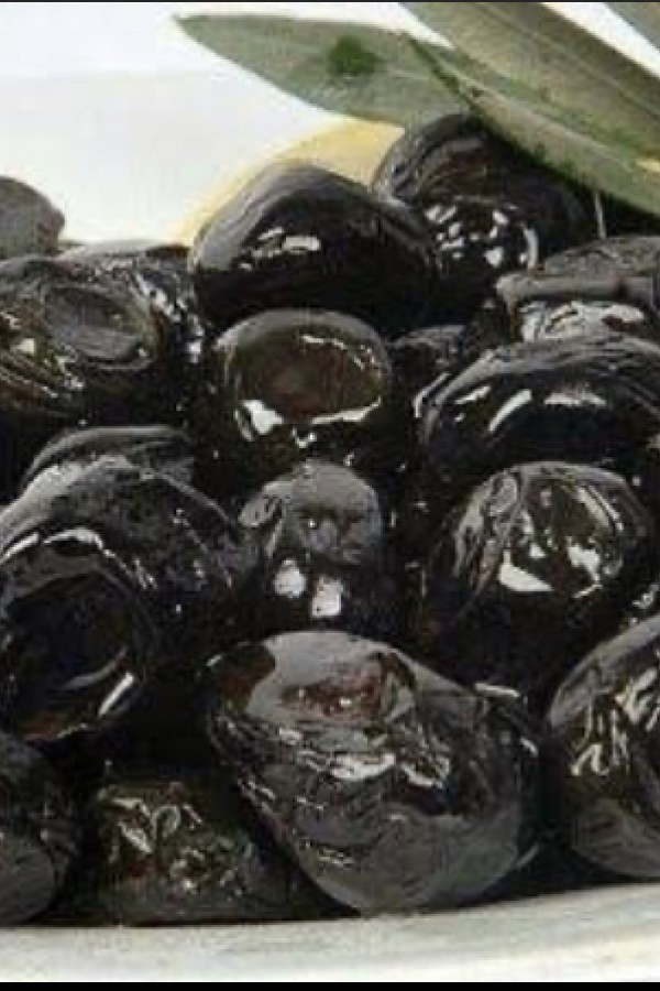 Siyah tirilye zeytini